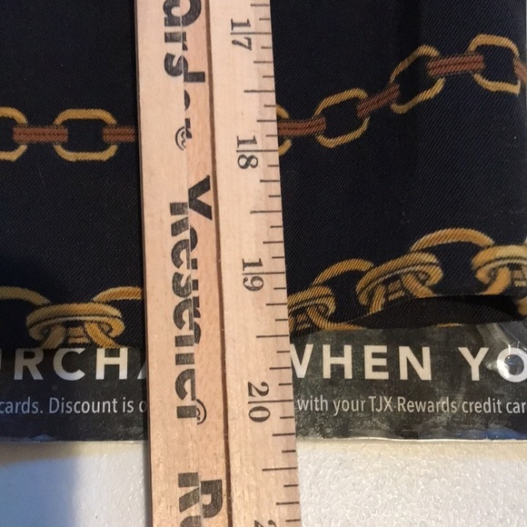 Micheal Kors size 14 black chain print skirt with self belt NWT - Picture 7 of 13